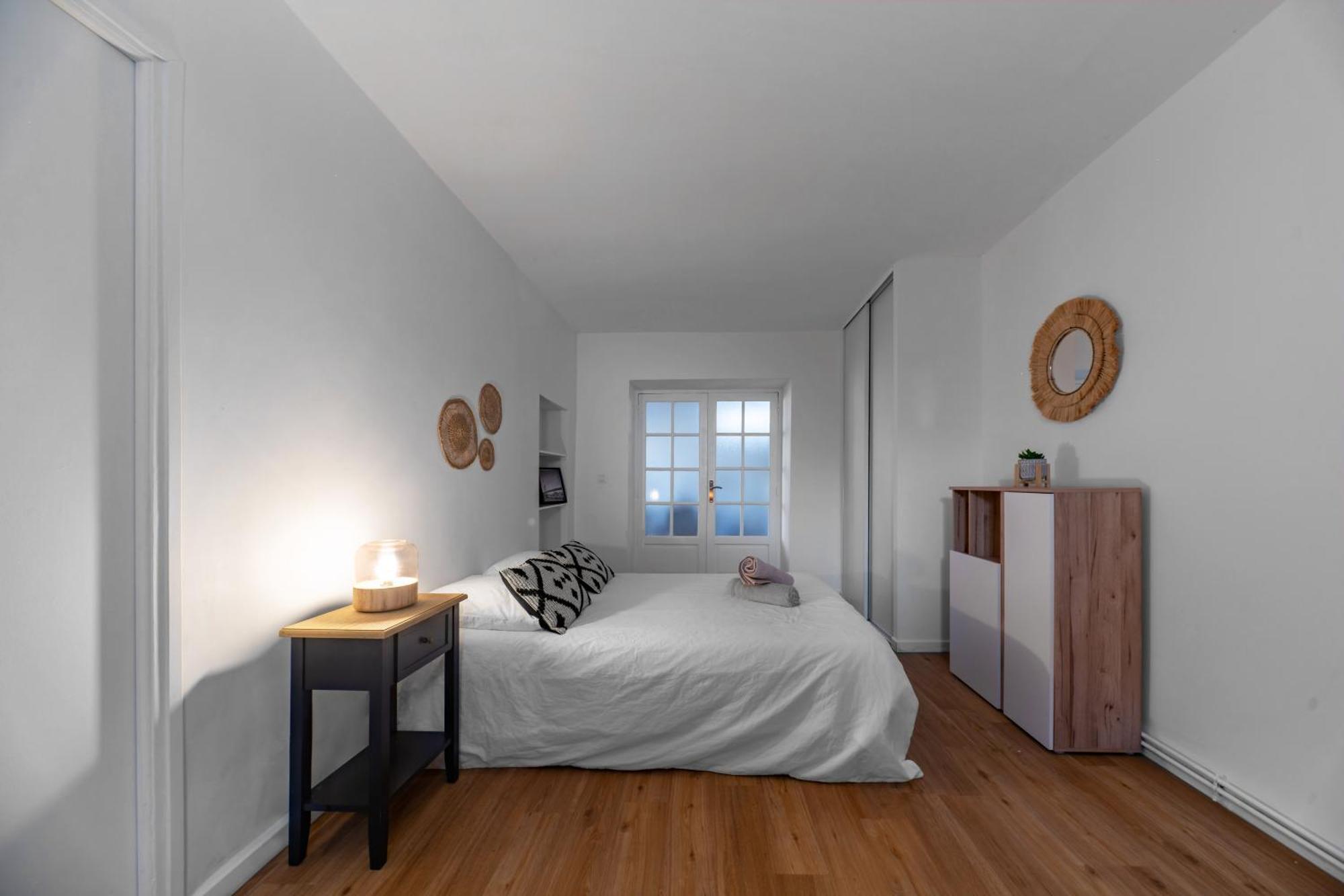 Le Celestin - Appartement 2 Chambres Avec Jardin En Centre Ville Виши Екстериор снимка