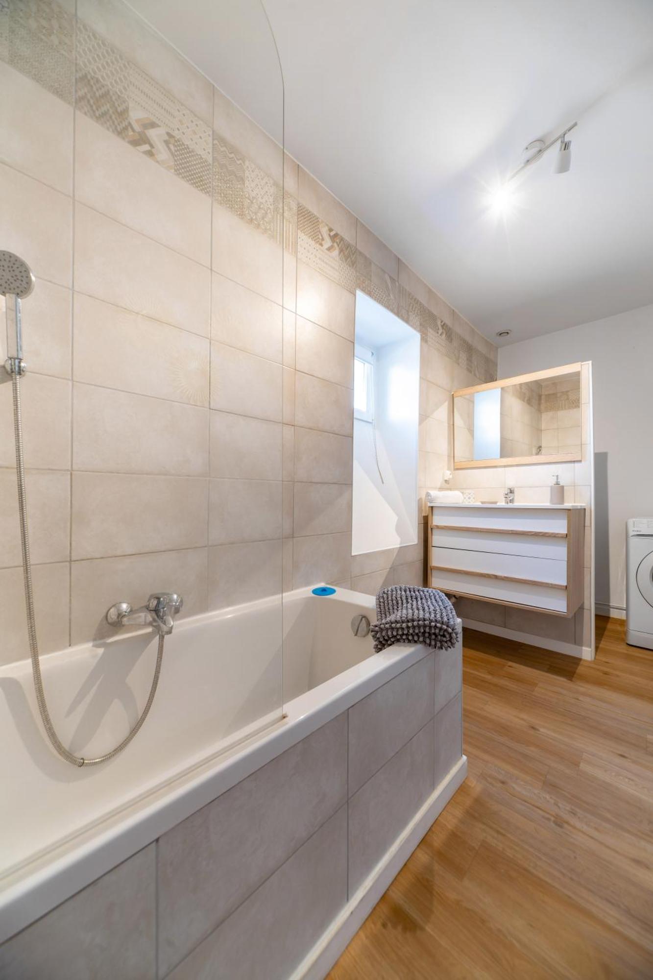 Le Celestin - Appartement 2 Chambres Avec Jardin En Centre Ville Виши Екстериор снимка